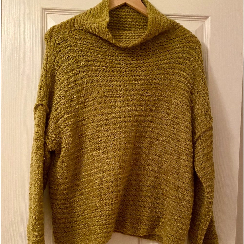 Beautiful Open Knit Pullover Sweater by Aerie Size S
